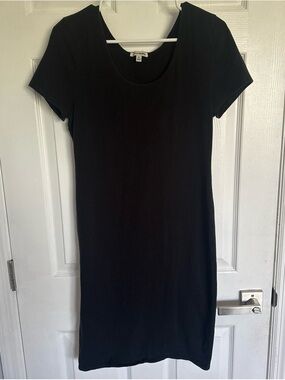 Zenana Outfitters Black Short-Sleeve Scoop Neck Midi Dress
